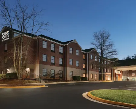 Four Points by Sheraton Raleigh Arena Hoteles en Raleigh