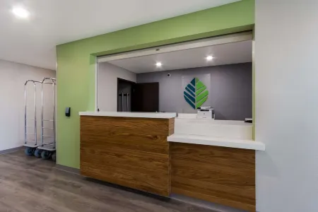 WoodSpring Suites Chandler Airport Отели рядом с достопримечательностью «Колледж Чандлер Гилберт Коммьюнити в Пекос Кампус»