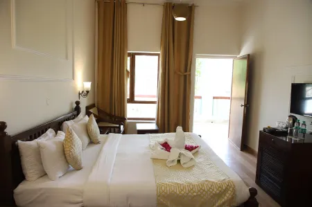 Kadamb Kunj Resort - Bharatpur Отели рядом с достопримечательностью «SURAJPOL GATE»