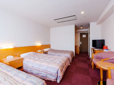 トリプルルーム ホテルパールシティ神戸の写真