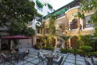 Yogved Hospitality & Resort Hotel di 