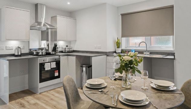 Quality 1 Bed 1 Bath Apartments For Contractors By REDWOOD STAYS - Housity