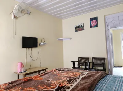 Hotel Sartaj Hotels near Library Bazaar