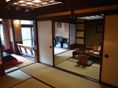 和室8～10畳 白壁荘の写真