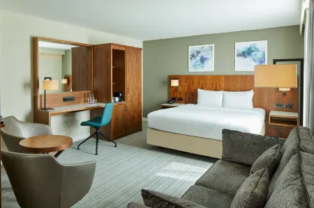 Courtyard London Gatwick Airport Отели в г. Копторн