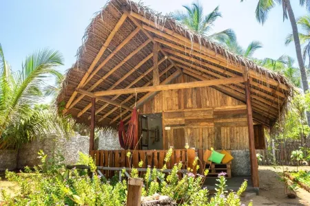 Valampuri Kite Resort Отели в г. Eluwankulama