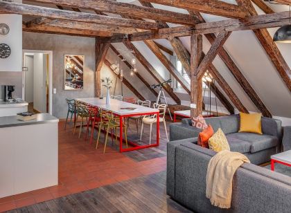 4 Arts Apartments by Adrez