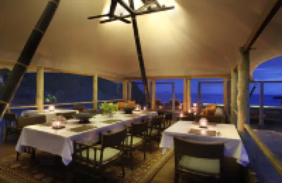 Jeeva Beloam Beach Camp Hotels in Pemongkong