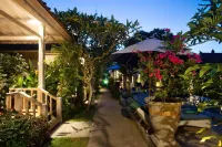 221 Garden Cottages Hotell i Klungkung