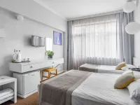Delight Deluxe Port Hotels near برج الساعة
