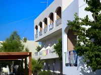 Eurohotel Katrin Hotel & Bungalows Hotele w: Minoa Pediada