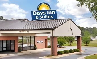 Days Inn & Suites by Wyndham Rocky Mount Golden East