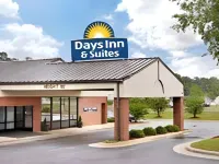 Days Inn & Suites by Wyndham Rocky Mount Golden East