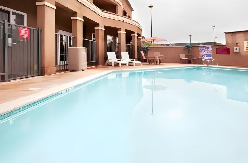Holiday Inn Express Windsor Sonoma Wine Country by IHG photo 2