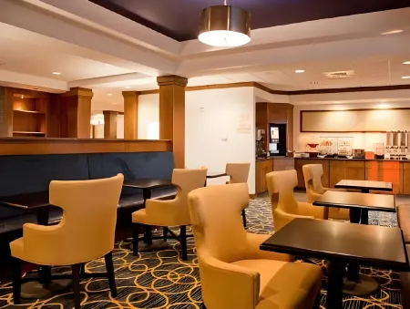 Fairfield Inn & Suites South Bend at Notre Dame Отели рядом с достопримечательностью «Ice Box Skating Rink»