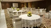 Radisson Lucknow City Center Hotels in Lucknow