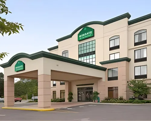 Fairfield Inn & Suites Virginia Beach/Norfolk Airport Các khách sạn gần Bãi biển Chicks Beach