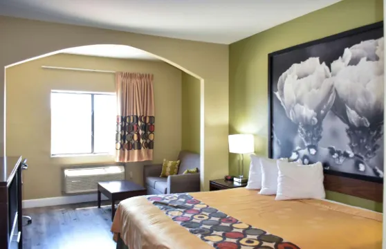 博蒙特 I-10 南伊克諾旅館酒店