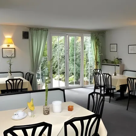 Garden Hotel