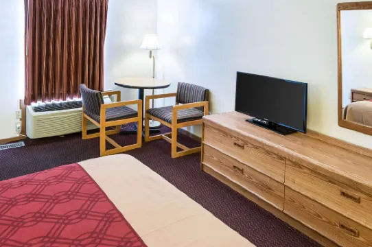 Rodeway Inn & Suites
