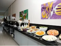 拉艾佩貝斯中庭舒適酒店 - 早餐