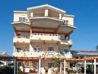 Island Magic Beach Resort Hotels in der Nähe von The Split