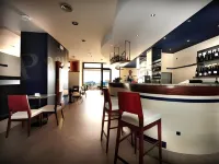 Hotel Orient & Pacific - bar