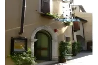 Hotel Modena Old Town - parking