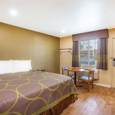 Super 8 by Wyndham Redlands/San Bernardino