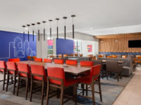 Holiday Inn Express ATLANTA AIRPORT - NORTH by IHG Hotels in College Park