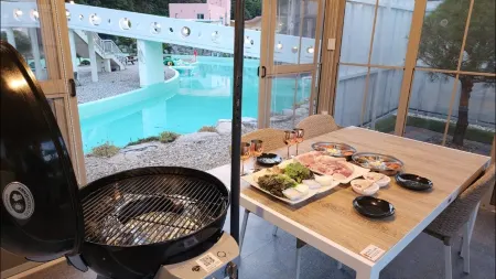 Jeongseon Dewey Tree Pension & Caravan Garden