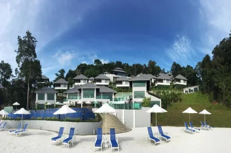 Royale Chulan Cherating Villa Отели в г. Чератинг