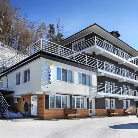 Larus Hotel
