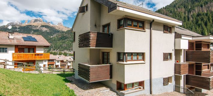 Enrosadira Hotels in Alba