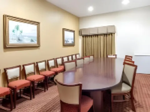 Ramada by Wyndham Locust Grove Hotels in Henry County