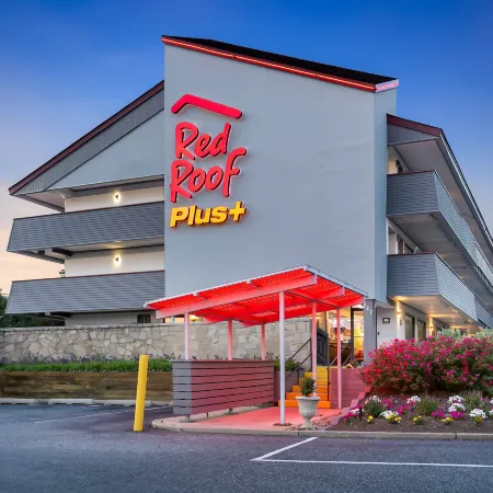 Red Roof Plus+ Baltimore-Washington DC/BWI Airport Отели в г. Линтикум