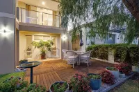 Foreshore Escape - Your Ultimate Coastal Retreat Hotels near Busselton Jetty