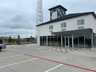 Clarion Pointe Hotels in der Nähe von Walmart Supercenter