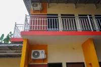 RedDoorz Near Stasiun Kroya Hotell i Jatijajar