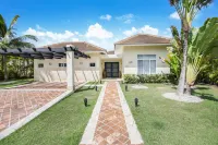 Luxury Golf Villa in Bavaro (Cocotal Palma Real) – Pool, Jacuzzi, Staff