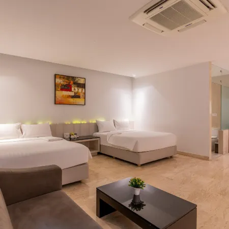 Sukhothai Residence Ruam Ruedi Отели рядом с достопримечательностью «Станция надземного метро Phloen Chit»