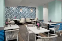 Courtyard Nassau Downtown/Junkanoo Beach - sarapan