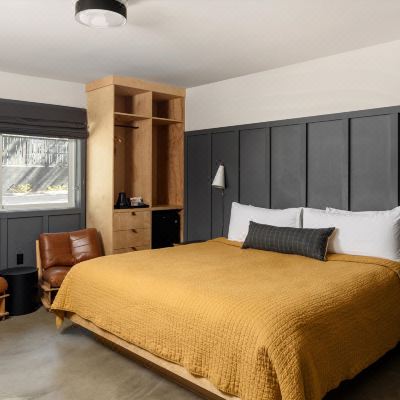 Honeymoon King Suite The Coachman Hotel Promo Code