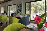 The Vibe by Ambiance - พร้อมอาหารเช้า