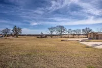 Ranch Getaway with Pool and Horse Stall Access!