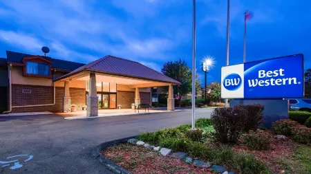 Best Western Detroit Livonia Отели рядом с достопримечательностью «Fountain Bleu Health and Rehabilitation Center»