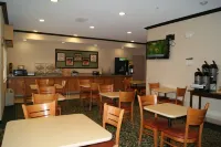Baymont by Wyndham Coon Rapids - breakfast
