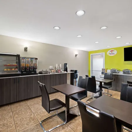 Super 8 by Wyndham Fort McMurray