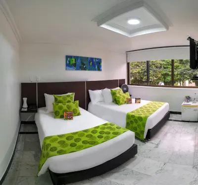 Hotel Montes de La Castellana Hotels near La Virginia Park