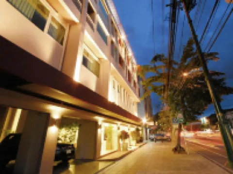 Bangkok Loft Inn Hotels near Khlong Bang Luang Floating Market